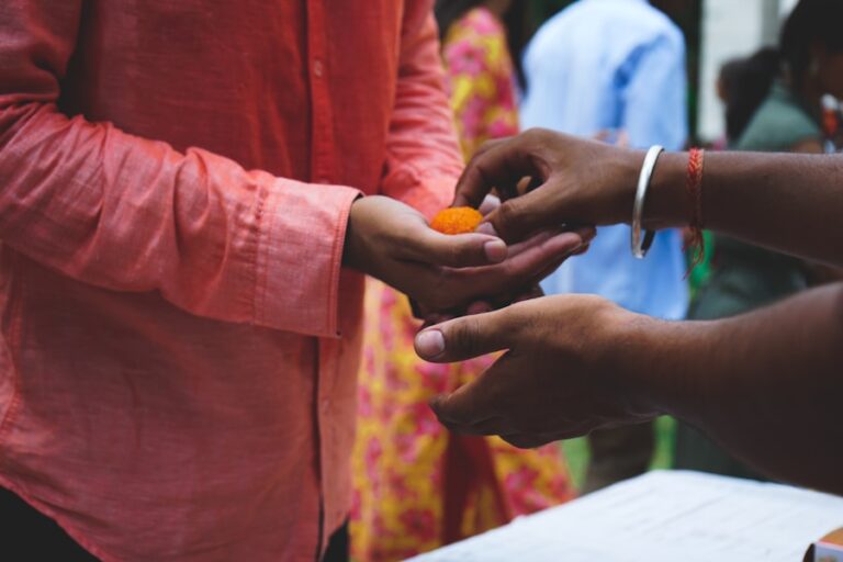 The Ultimate Guide to Working with Your Sibling in a Family Business
